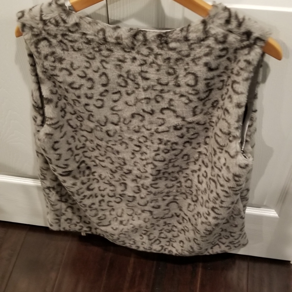 Vest - Picture 3 of 3